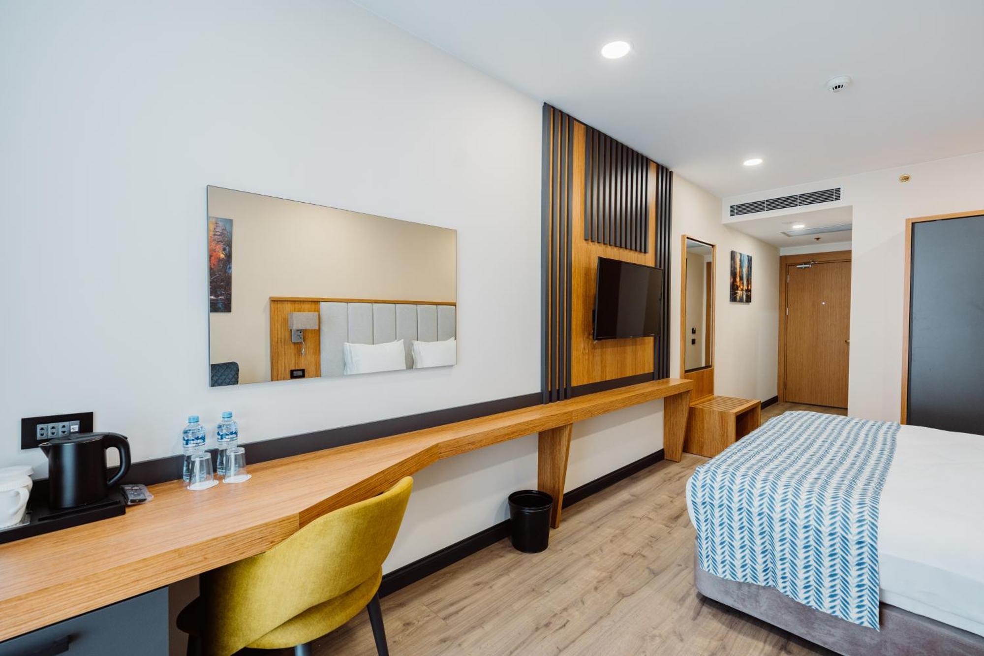 Best Western Plus Batumi Exterior photo