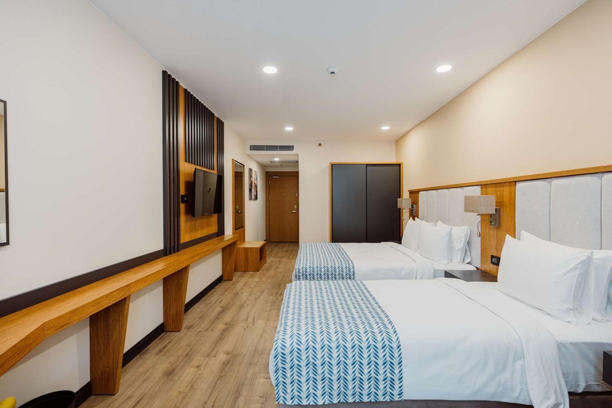 Best Western Plus Batumi Exterior photo