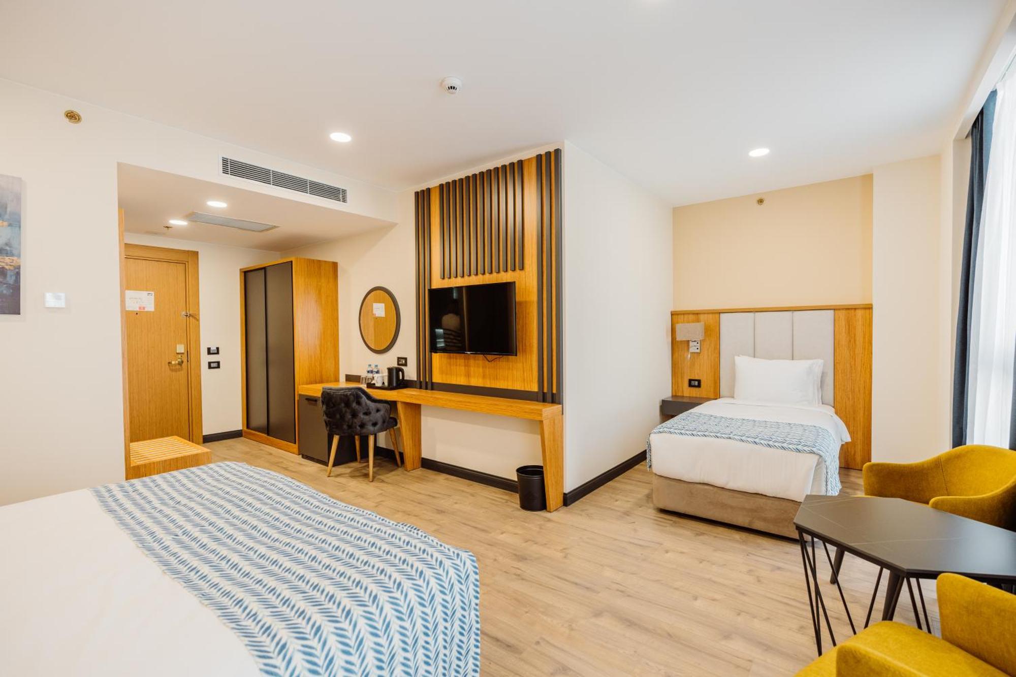 Best Western Plus Batumi Exterior photo